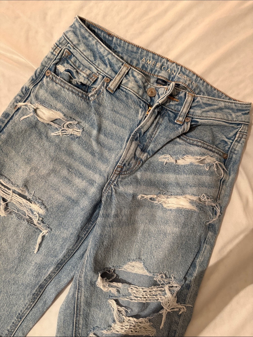 American Eagle Outfitters Light Wash Distressed Boyfriend Jeans